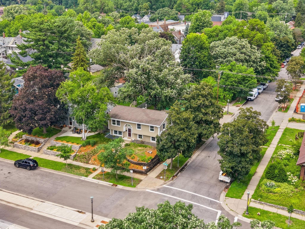 Photo of 1161 Goodrich Avenue, Saint Paul, MN 55105 (MLS # 7103285)