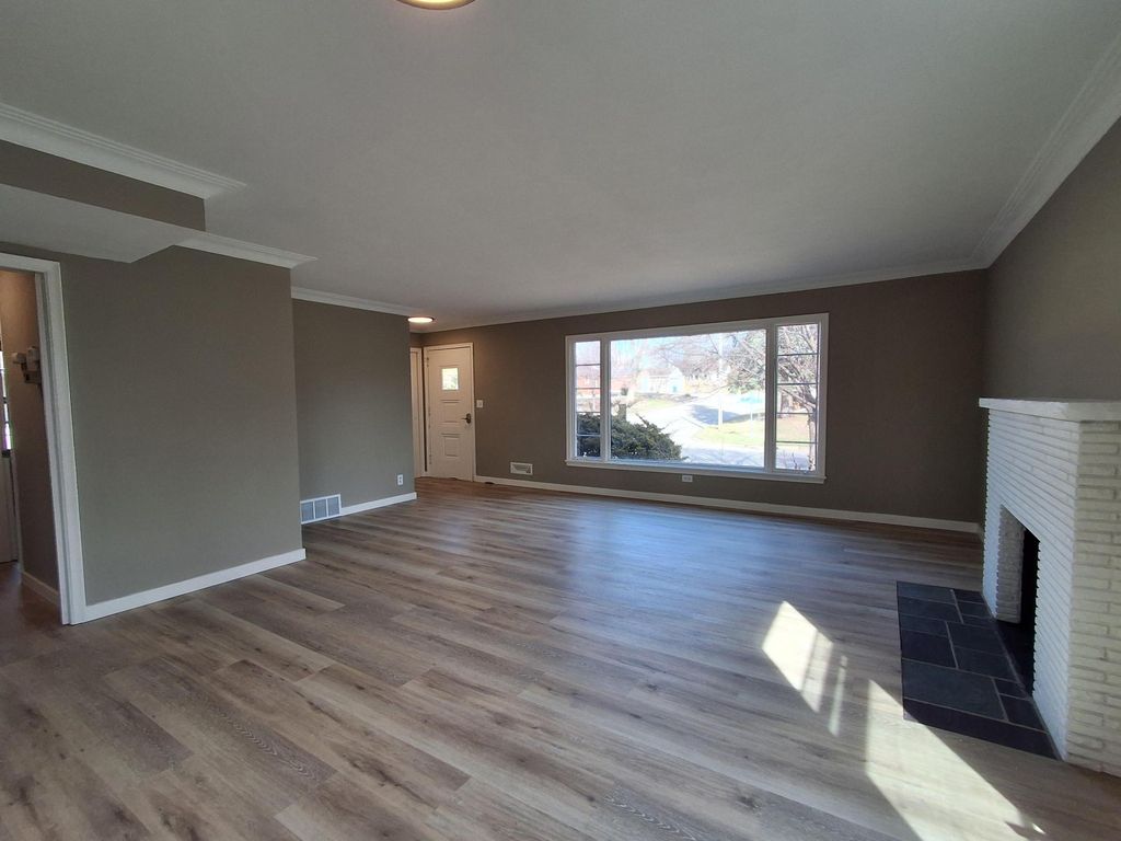 Photo of 3649 Regent Avenue N, Robbinsdale, MN 55422 (MLS # 7060817)