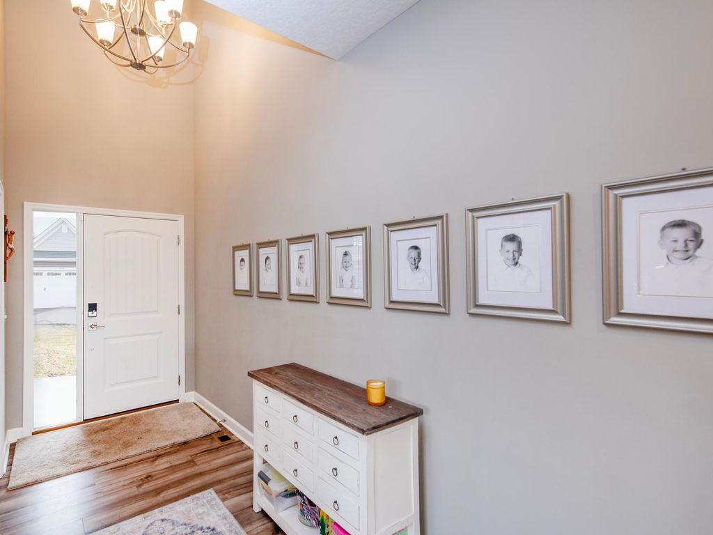 Photo of 6380 Apple Court, Inver Grove Heights, MN 55077 (MLS # 7033101)