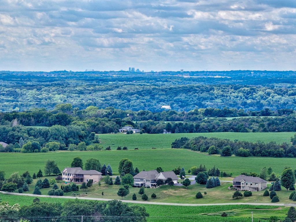 Photo of 416 Eagle Bluff Drive, Hudson, WI 54016 (MLS # 7048978)