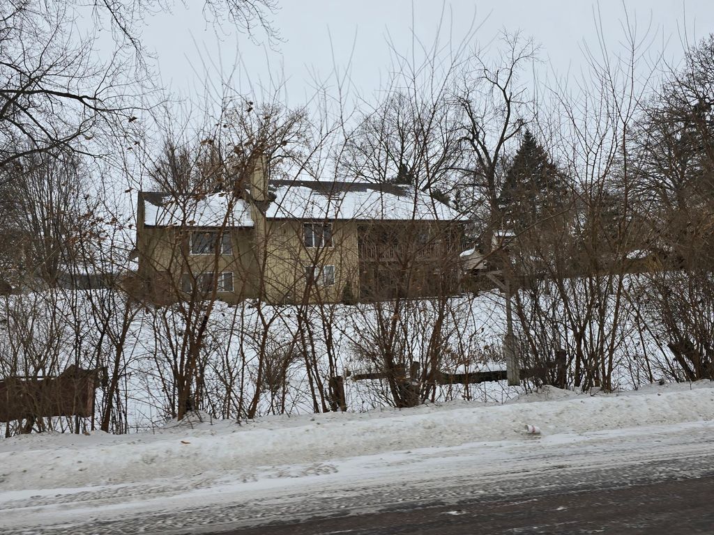 Photo of 132 Parkwood Place, Fairmont, MN 56031 (MLS # 7002344)