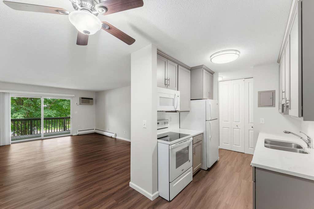 Photo of 2800 Hamline Avenue N #216, Roseville, MN 55113 (MLS # 7093814)