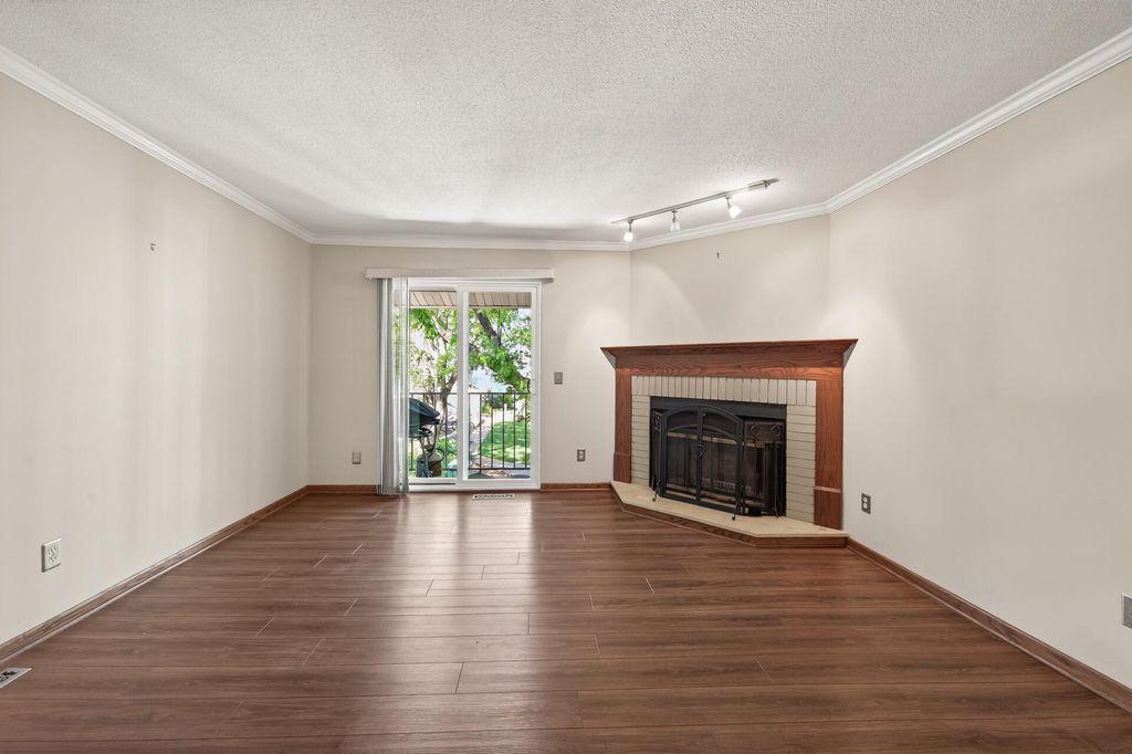 Photo of 2296 Benson Avenue #G, Saint Paul, MN 55116 (MLS # 7085727)