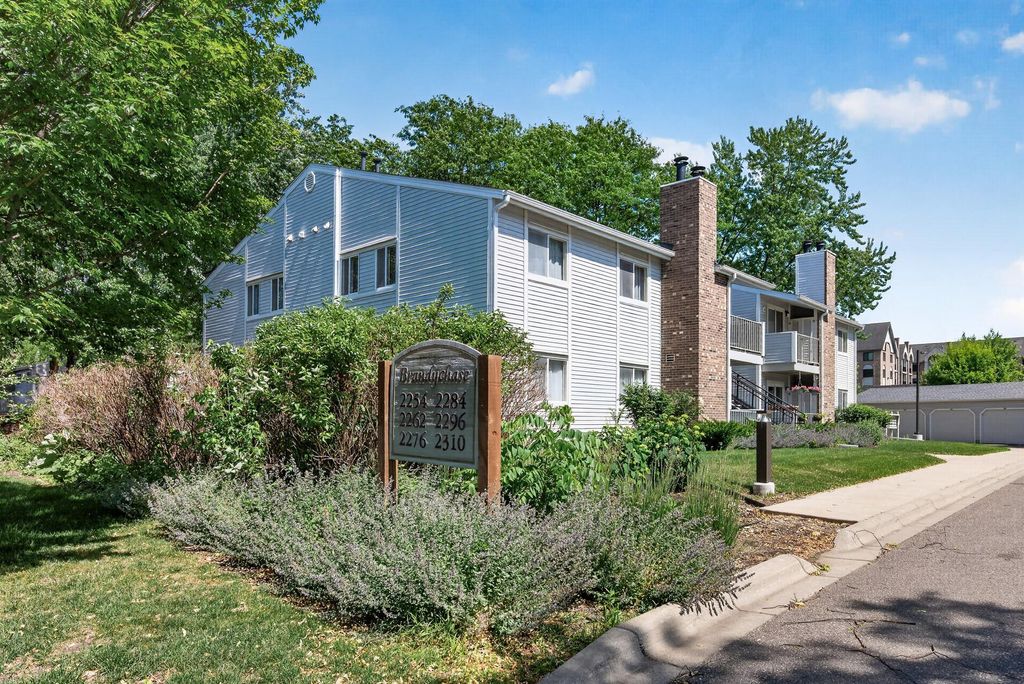 Photo of 2296 Benson Avenue #G, Saint Paul, MN 55116 (MLS # 7085727)