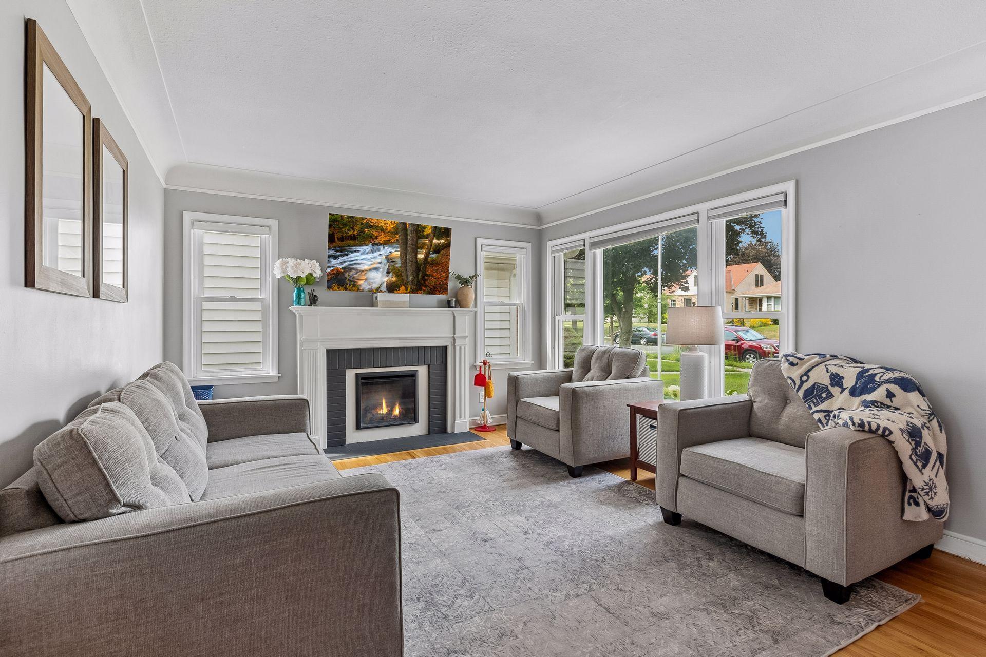 5733 Harriet Avenue