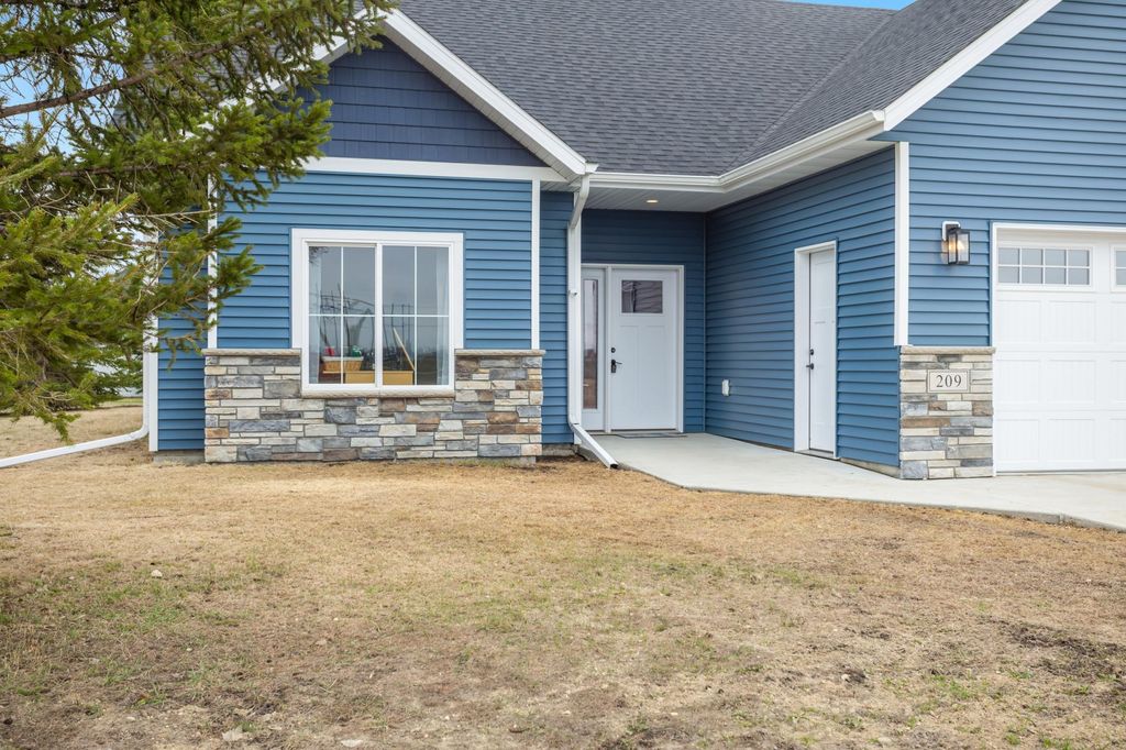 Photo of 209 Woodcrest Drive, Breckenridge, MN 56520 (MLS # 7052700)