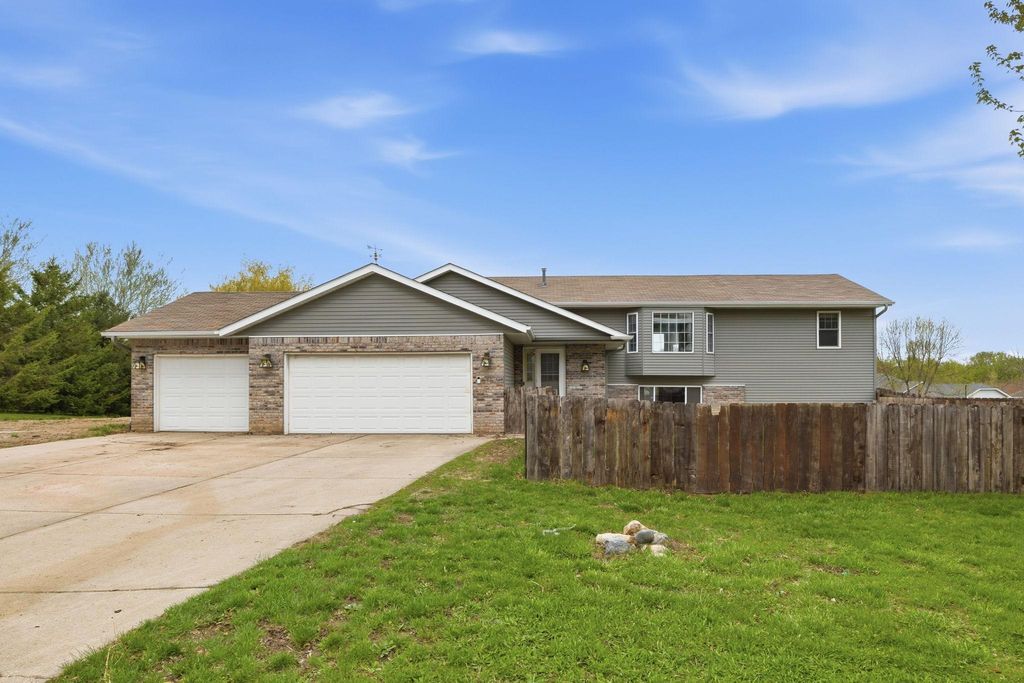 Photo of 618 Hunter Circle, Winsted, MN 55395 (MLS # 7065357)