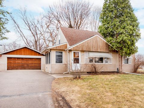 2078 Sloan Street Maplewood MN 55117