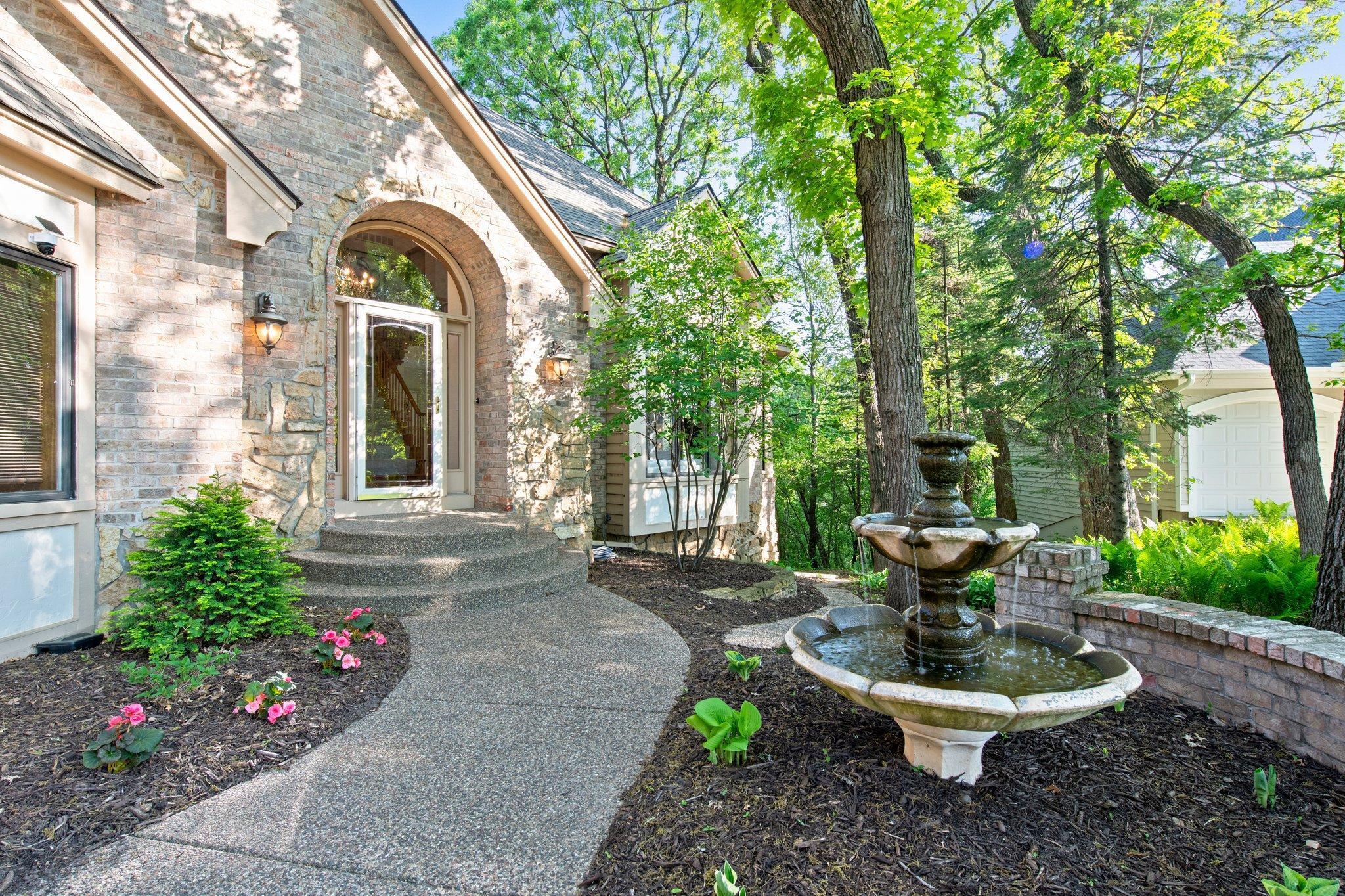 803 Promontory Place