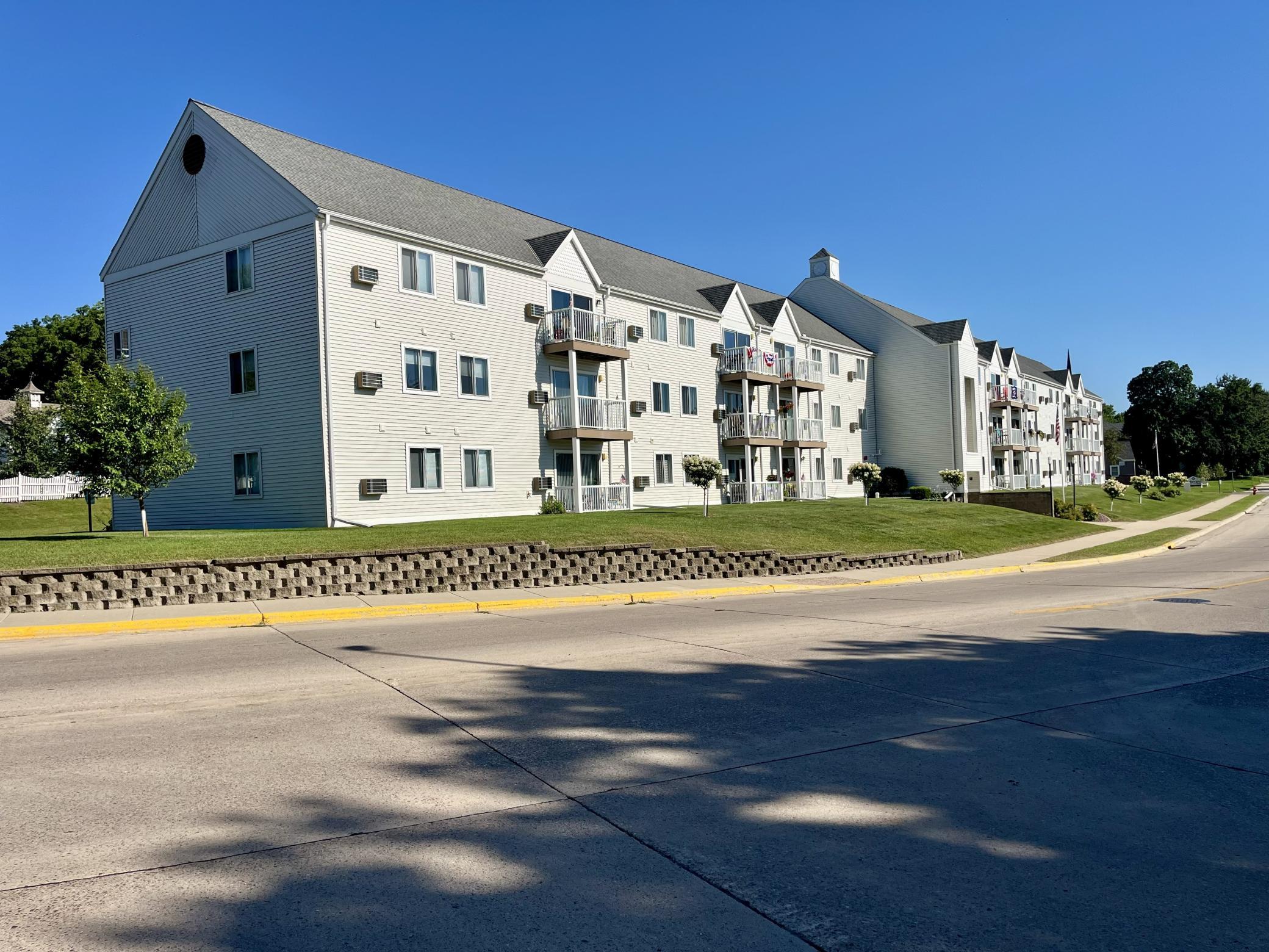 Photo 1 of 38 — 101 Albion Avenue 301, Fairmont, MN 56031
