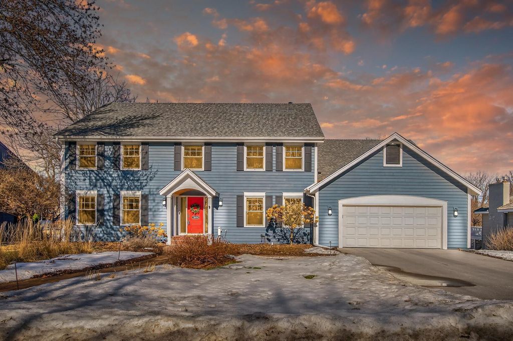 Photo of 11804 Waterford Road, Eden Prairie, MN 55347 (MLS # 7022603)