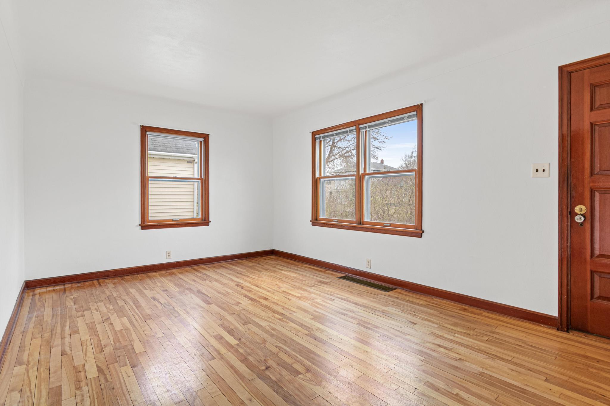 1075 Seminary Avenue