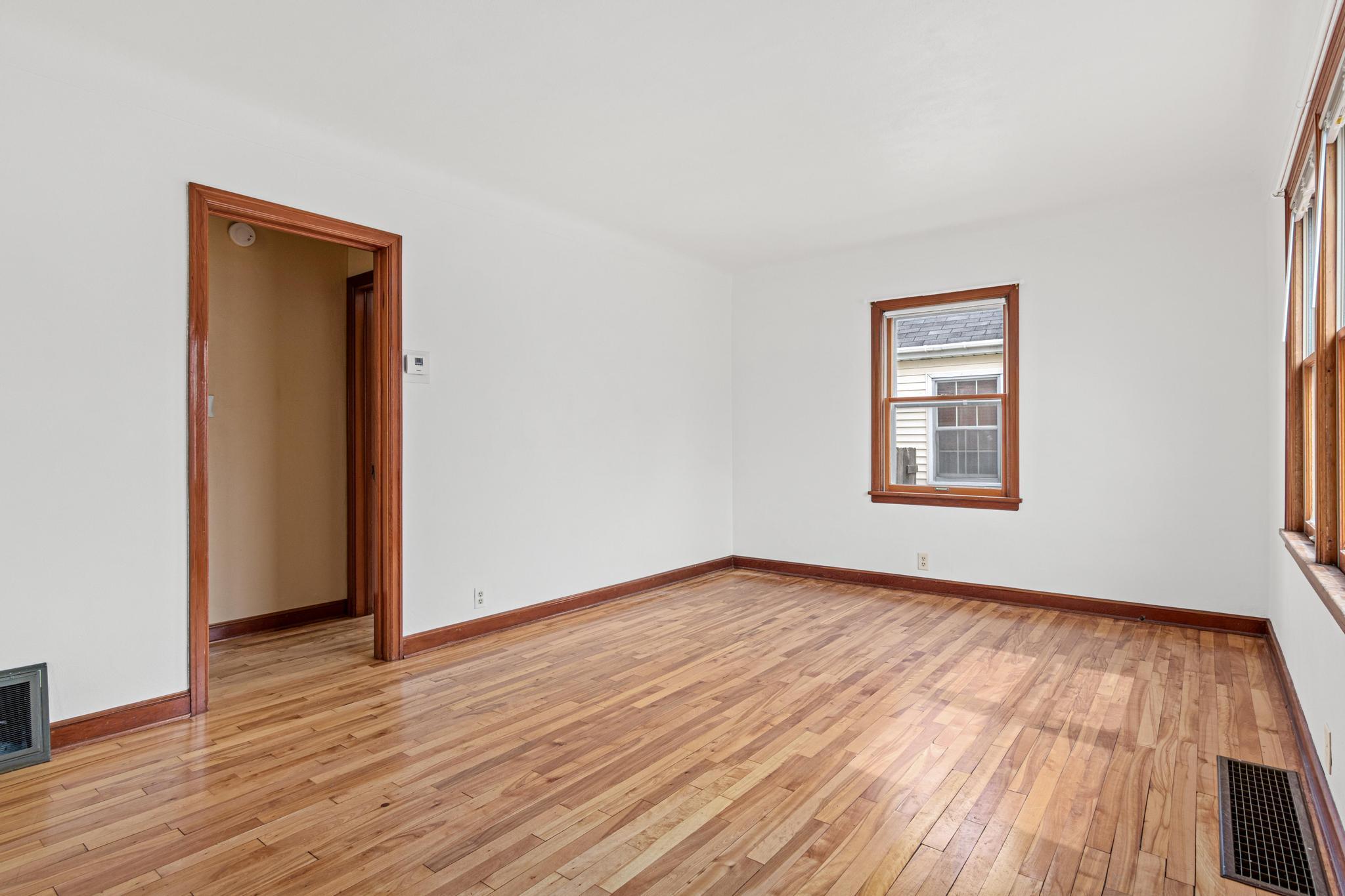 1075 Seminary Avenue