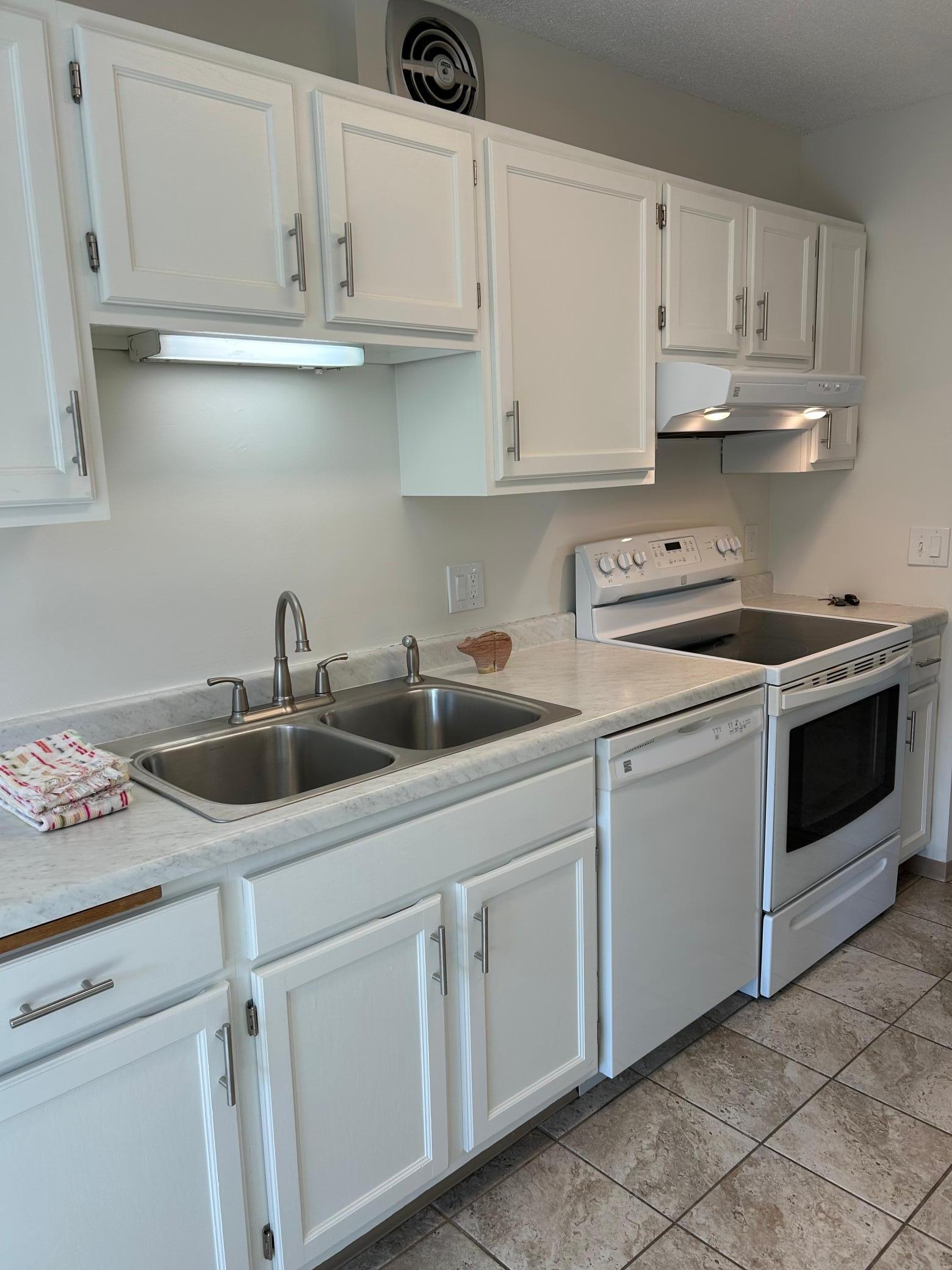 6615 Lake Shore Drive S 900