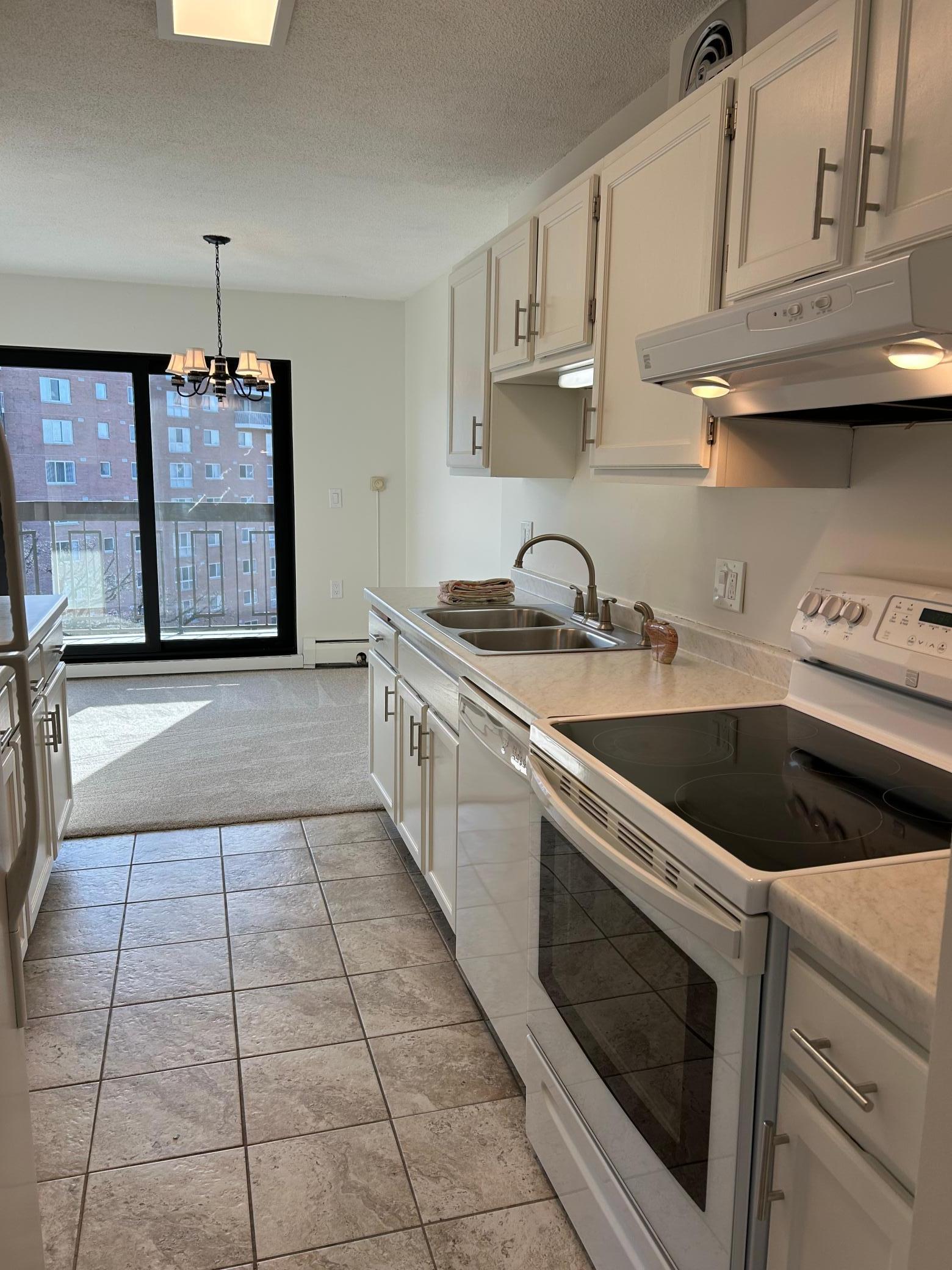 6615 Lake Shore Drive S 900