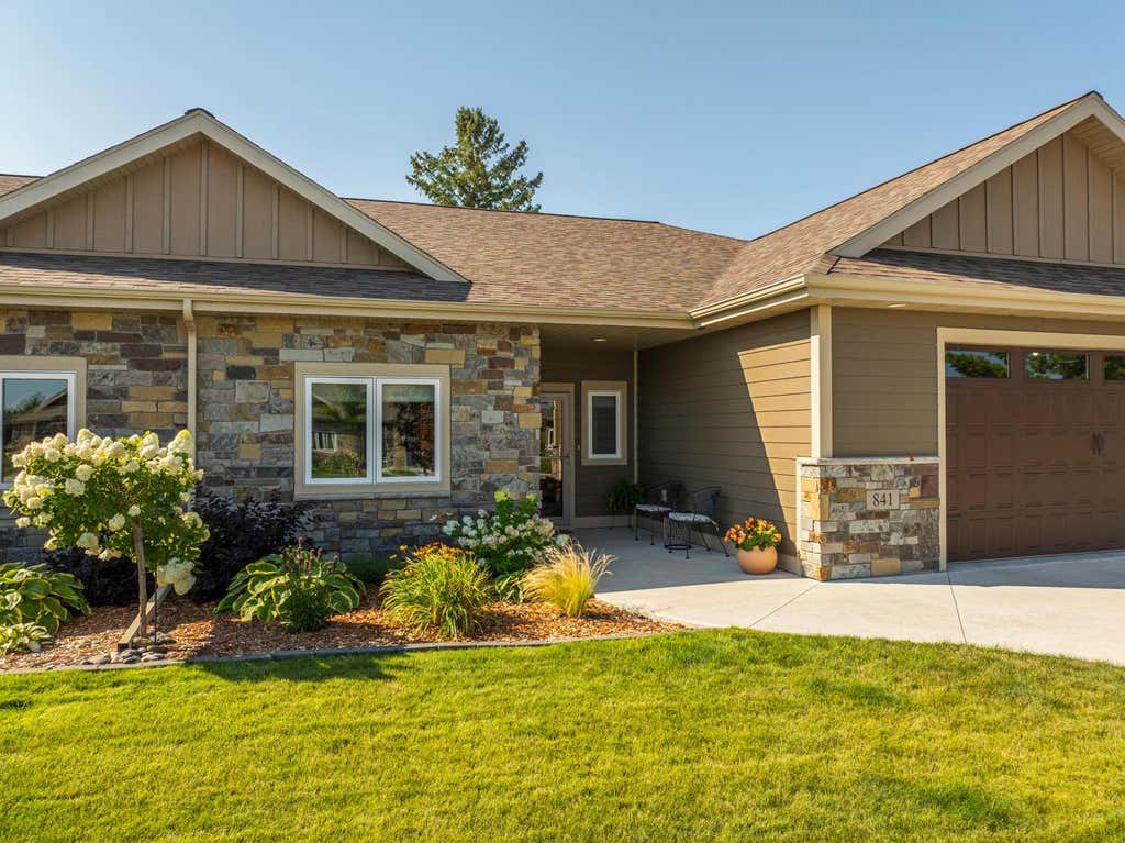 Photo of 841 Lake Forest Circle, Detroit Lakes, MN 56501 (MLS # 7128107)