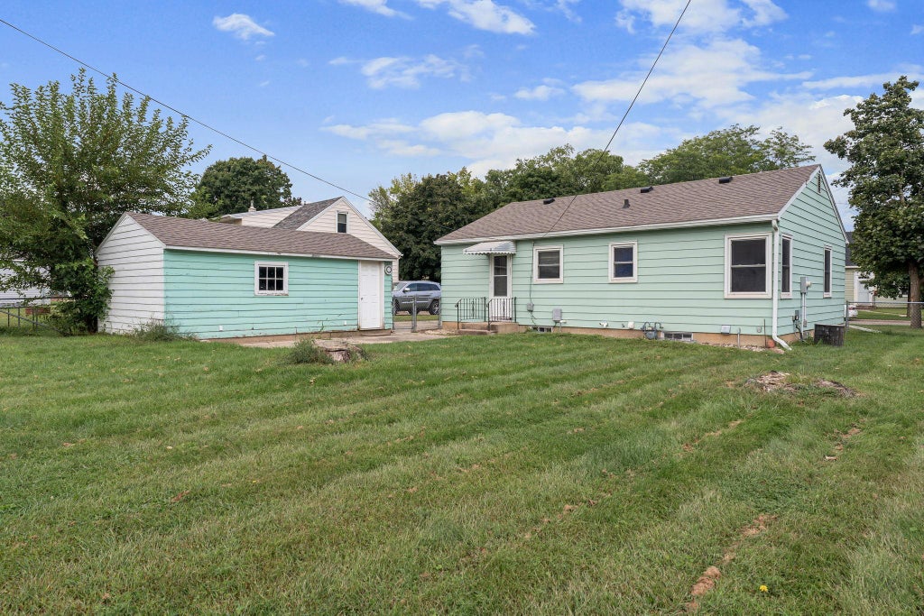 Photo of 1301 3rd Avenue SW, Austin, MN 55912 (MLS # 7134251)