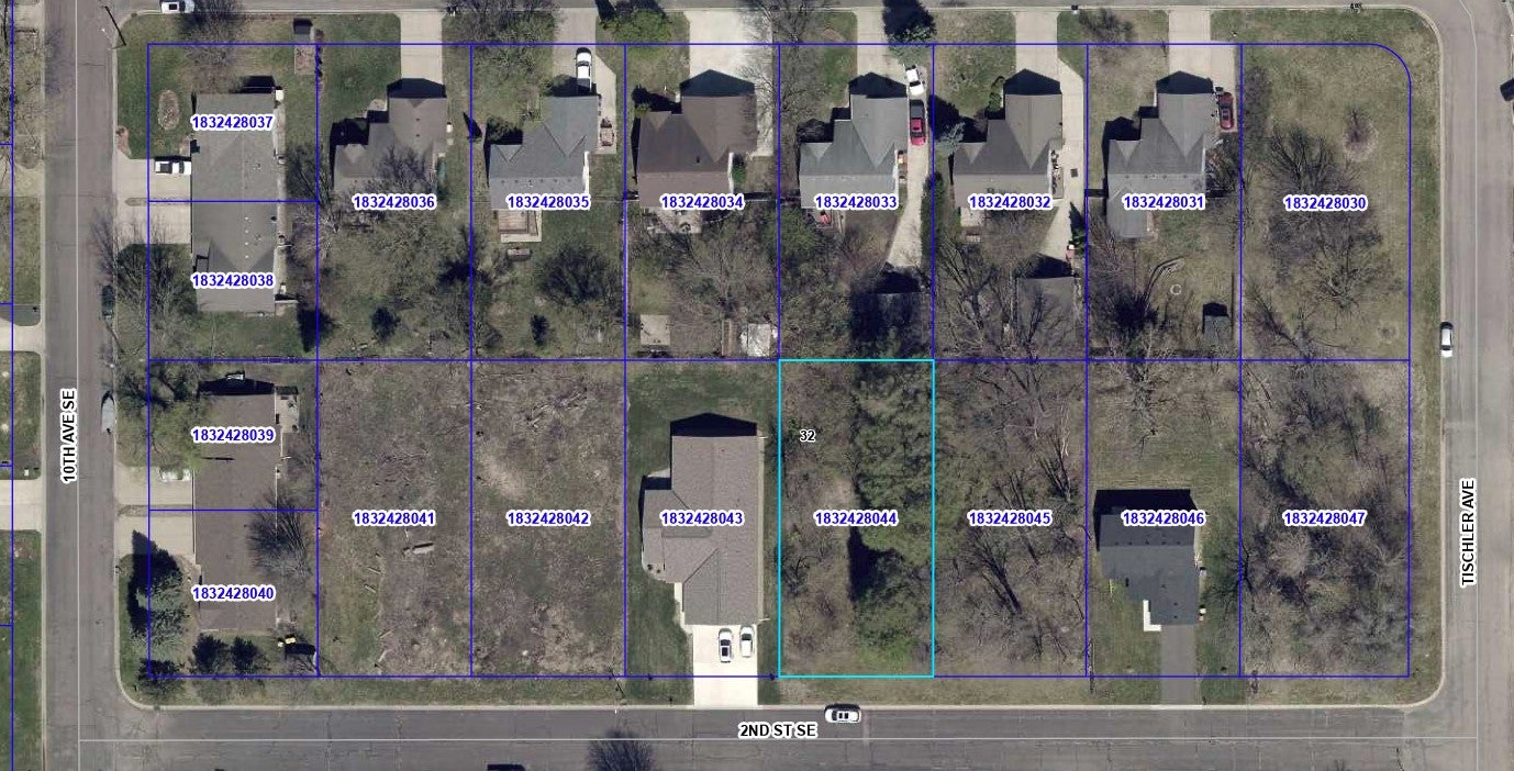 Photo 1 of 2 — 1018L 2nd Street SE, Faribault, MN 55021