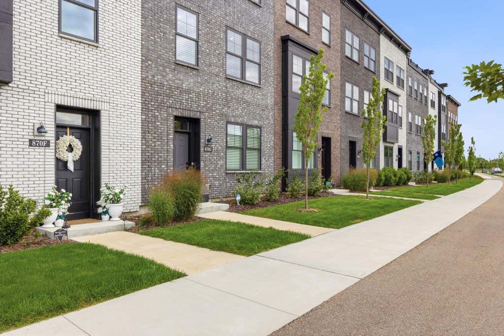 Photo of 870 Mount Curve Boulevard #G, Saint Paul, MN 55116 (MLS # 7133513)