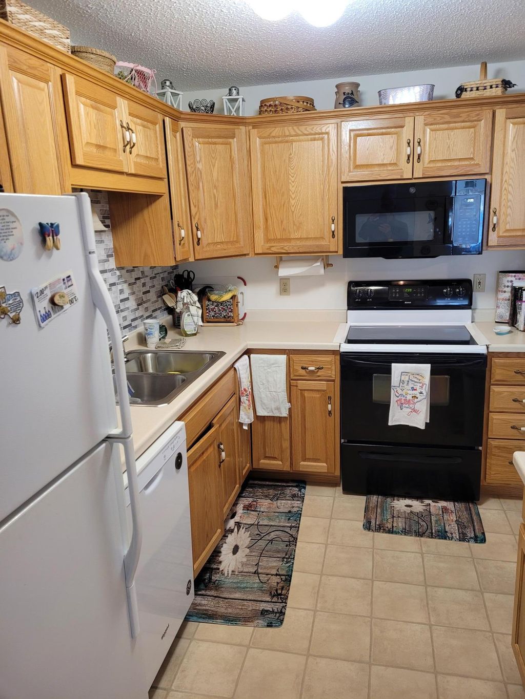 Photo of 912 Hawthorne Street #104, Alexandria, MN 56308 (MLS # 7007662)