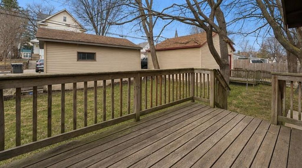 Photo of 2811 Dupont Avenue N, Minneapolis, MN 55411 (MLS # 7095738)