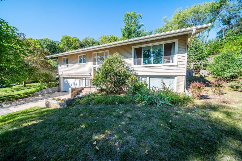 Photo of 359 Riverview Heights Drive NE, Rochester, MN 55906 (MLS # 7140511)