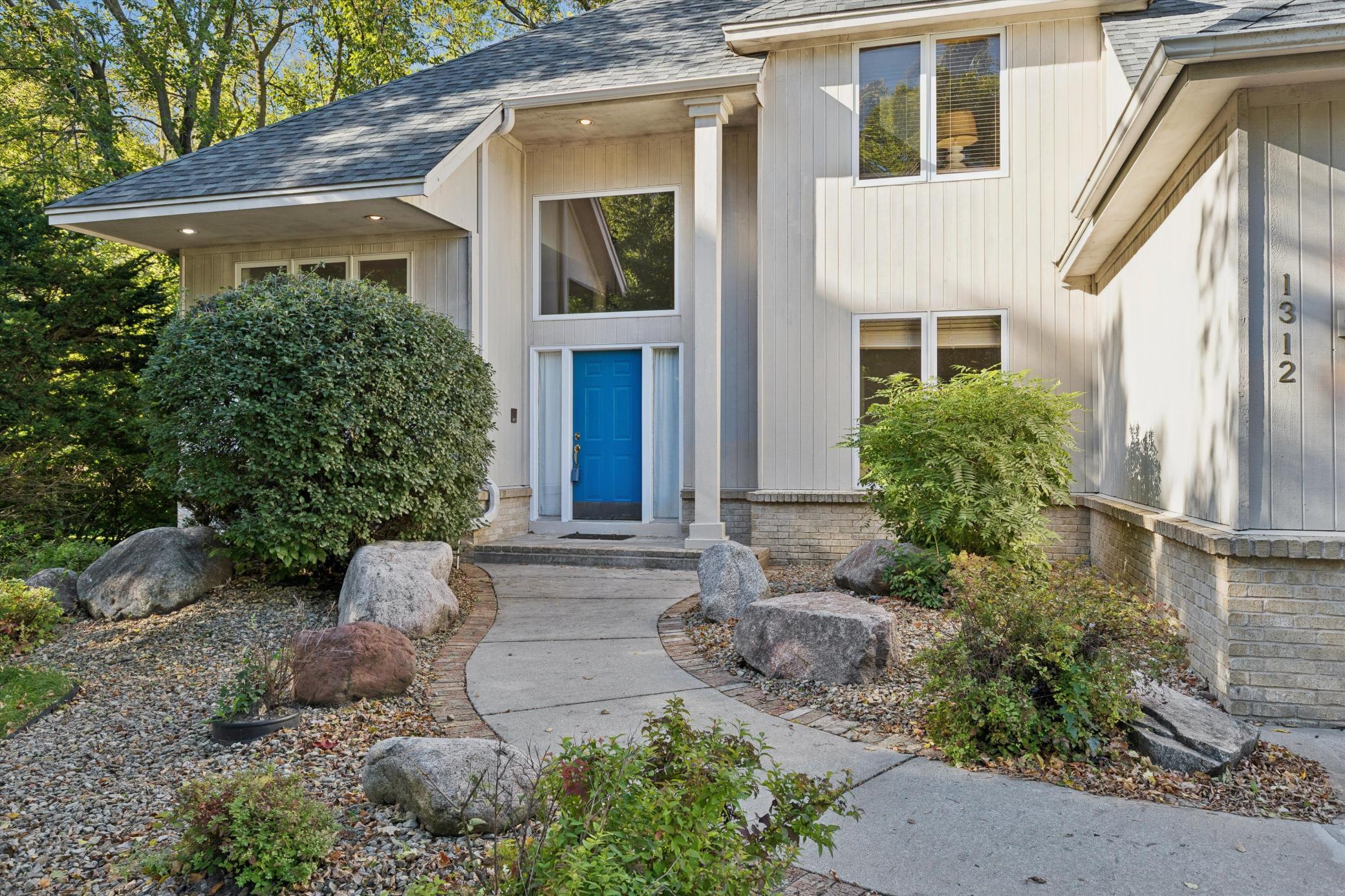 1312 Summit Oaks Drive