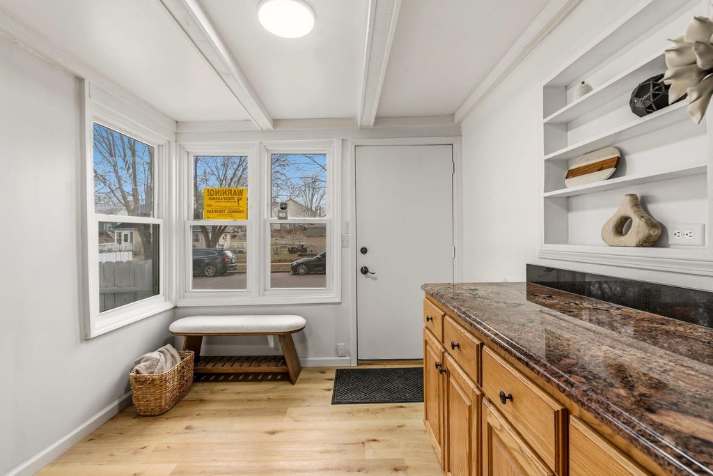 Photo of 558 Osceola Avenue S, Saint Paul, MN 55102 (MLS # 7046040)