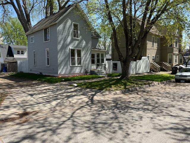 558 Osceola Avenue S