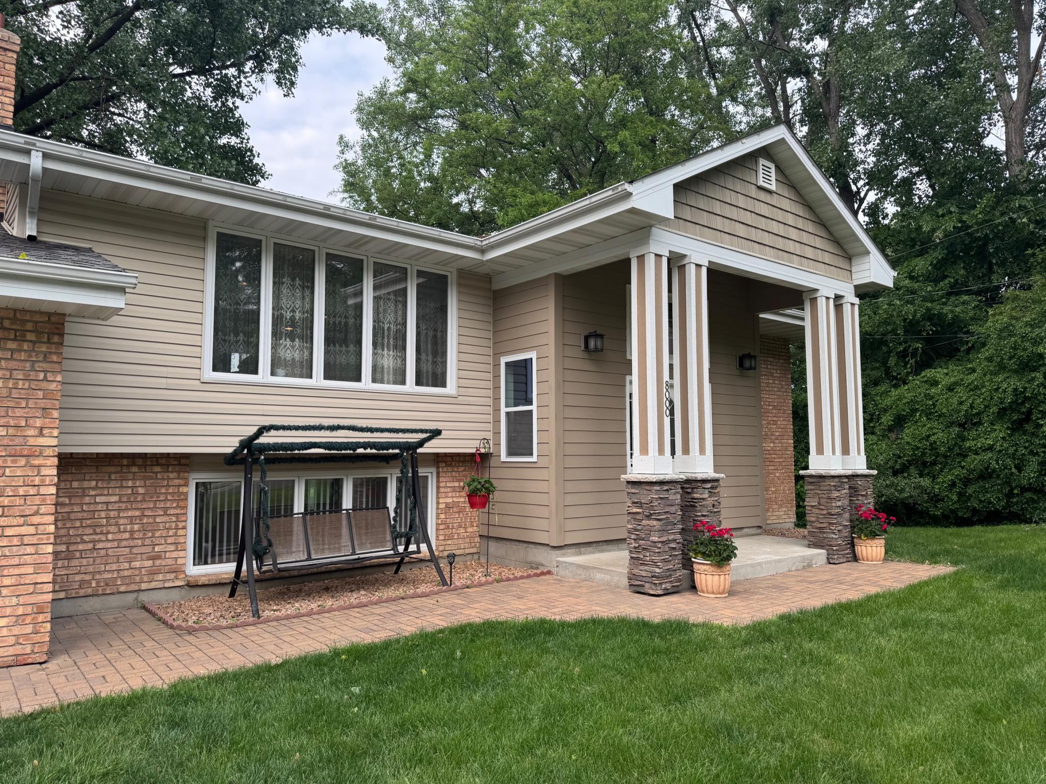 8000 Winnetka Heights Drive