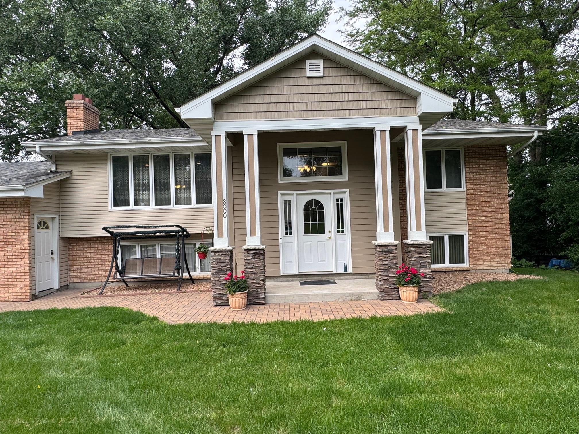8000 Winnetka Heights Drive