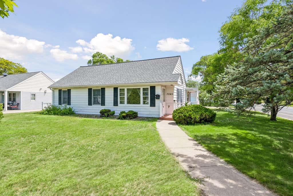 Photo of 7245 Elliot Avenue S, Richfield, MN 55423 (MLS # 7045715)