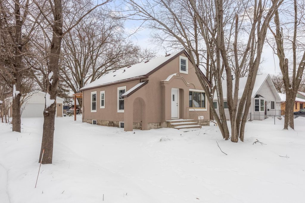 Photo of 4158 Zane Avenue N, Robbinsdale, MN 55422 (MLS # 7025352)