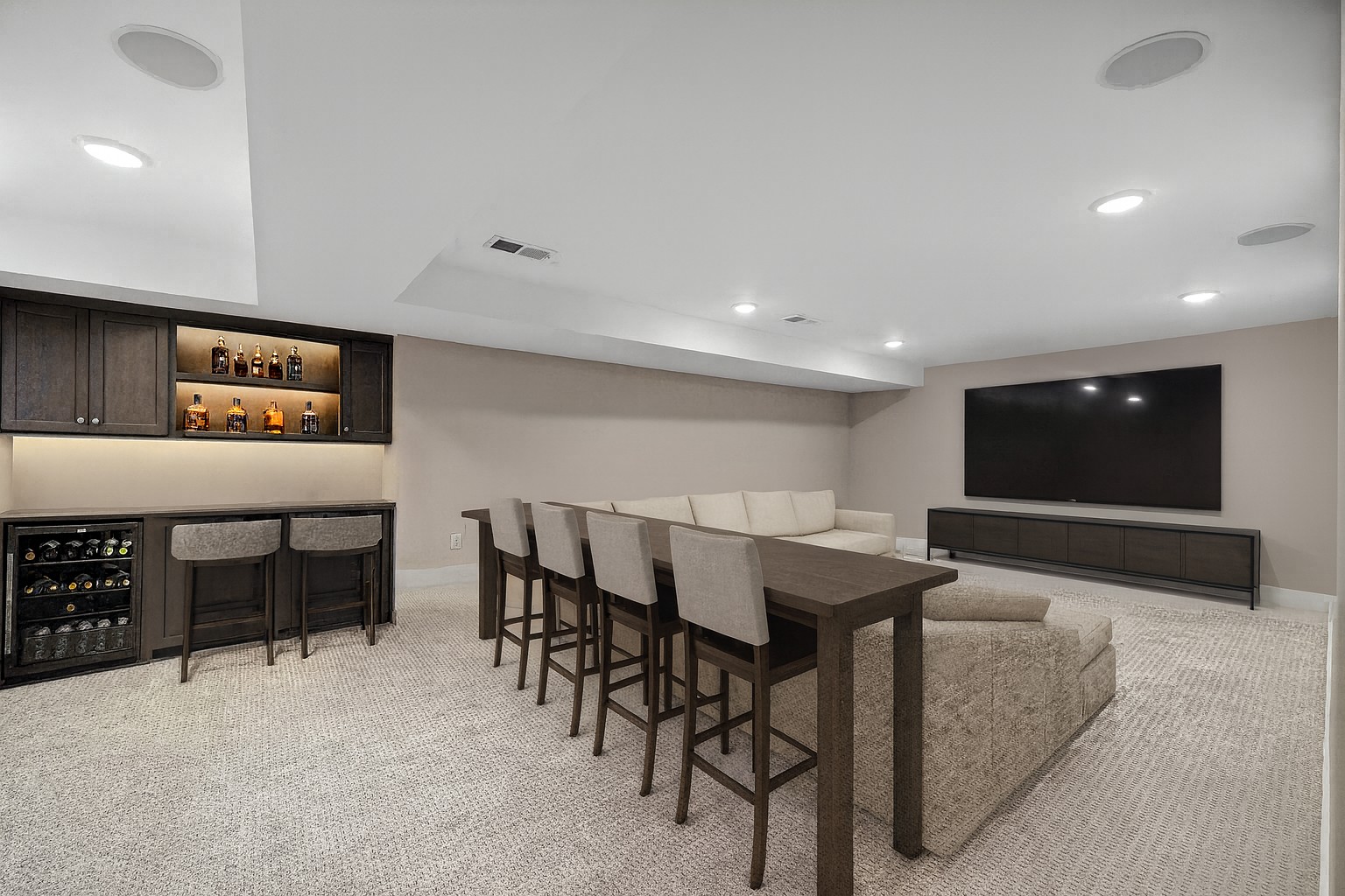Minneapolis, Minnesota, 55435, United States, 5 Bedrooms Bedrooms, ,5 BathroomsBathrooms,Residential,Active,2014589