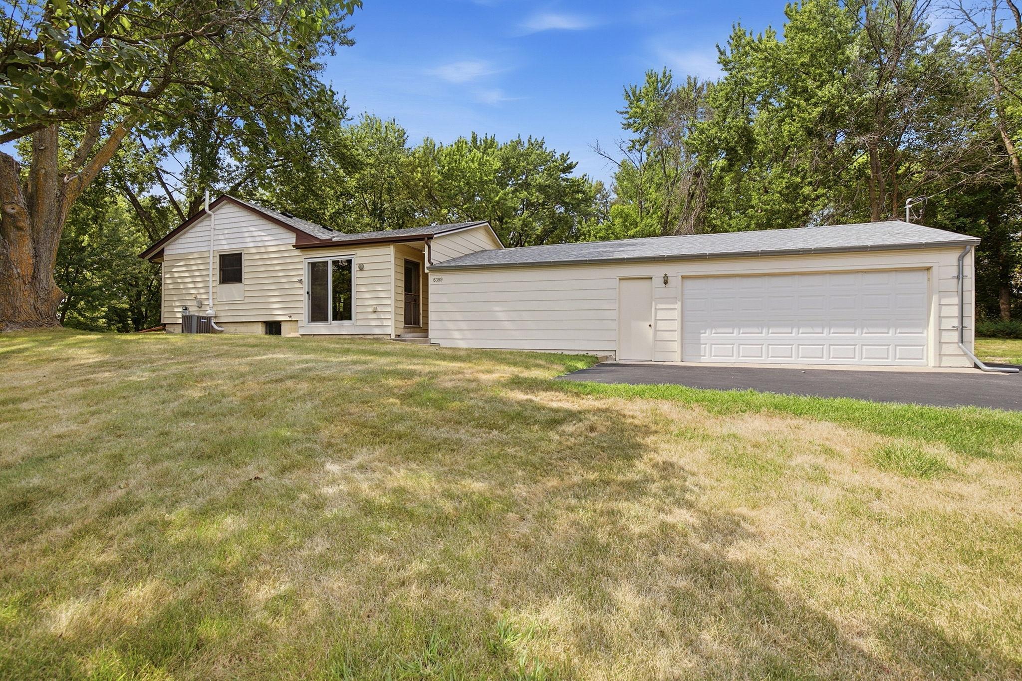 6399 Lake Sarah Heights Drive