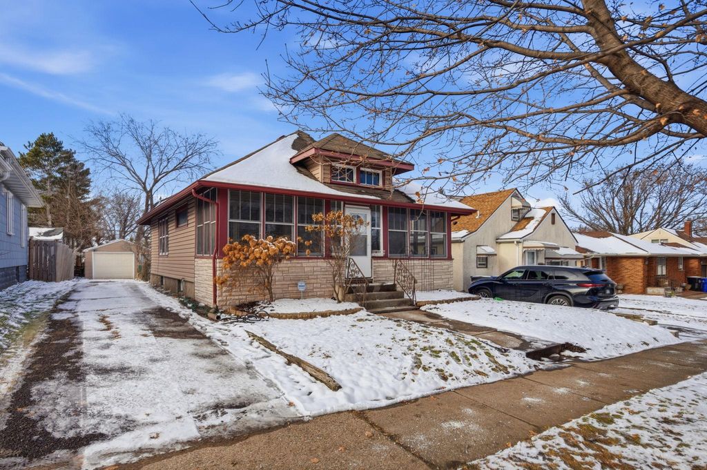 Photo of 1151 Farrington Street, Saint Paul, MN 55117 (MLS # 7021609)