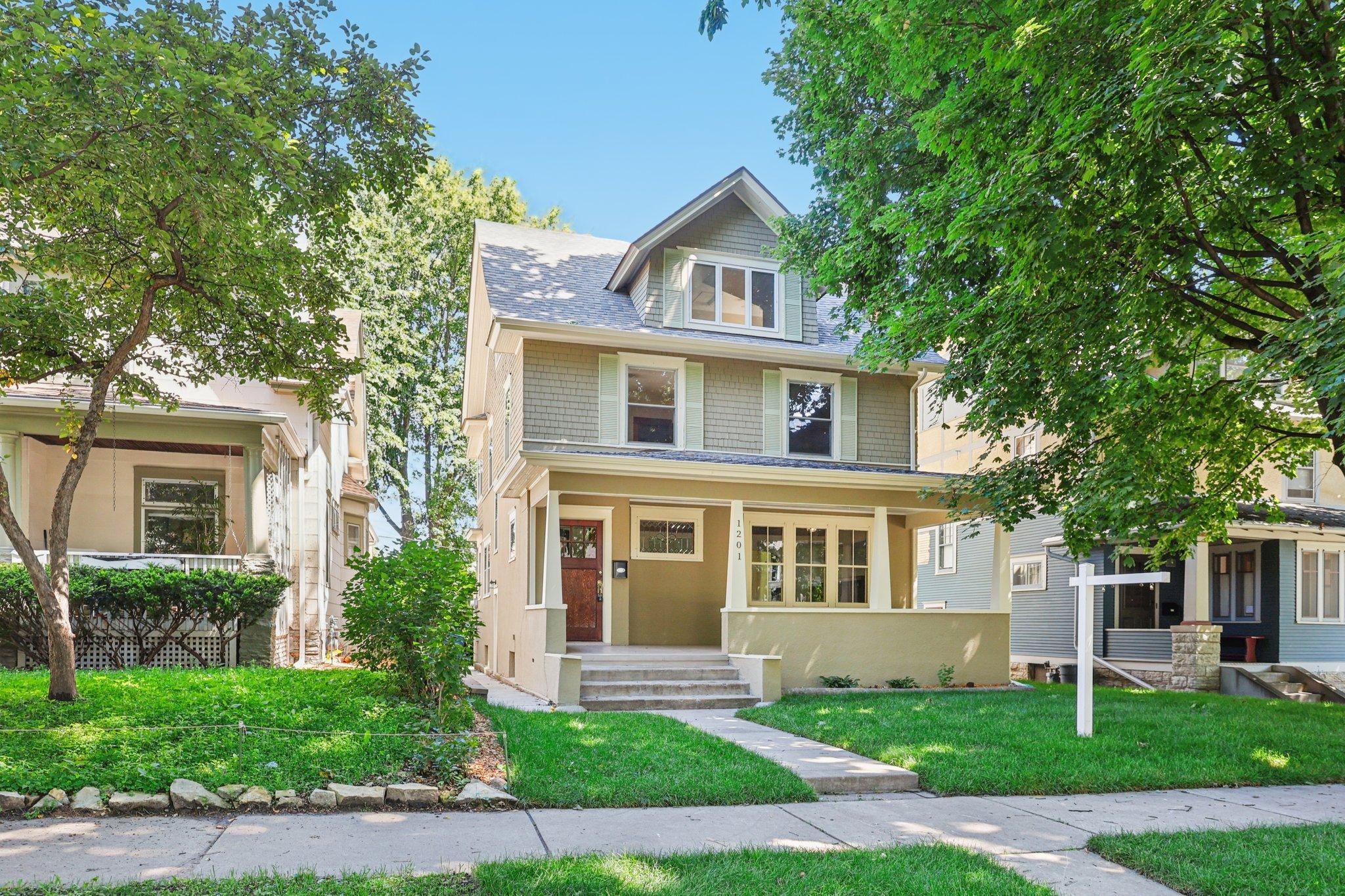 1201 Hague Avenue