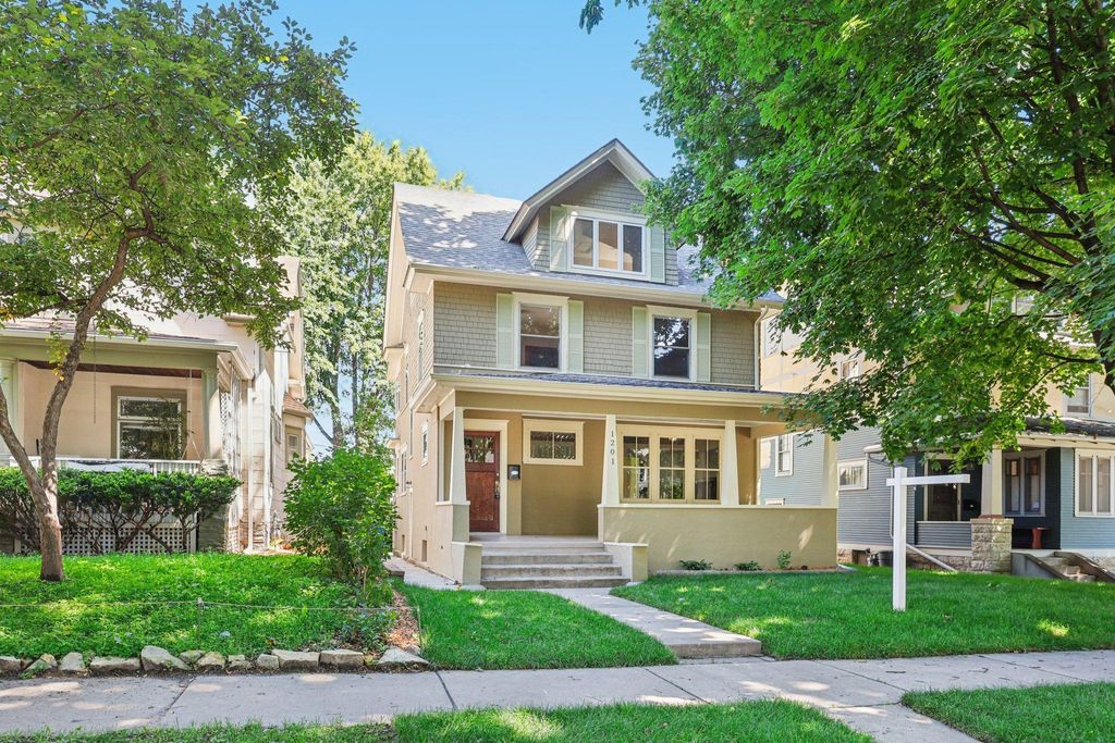 Photo of 1201 Hague Avenue, Saint Paul, MN 55104 (MLS # 6748981)