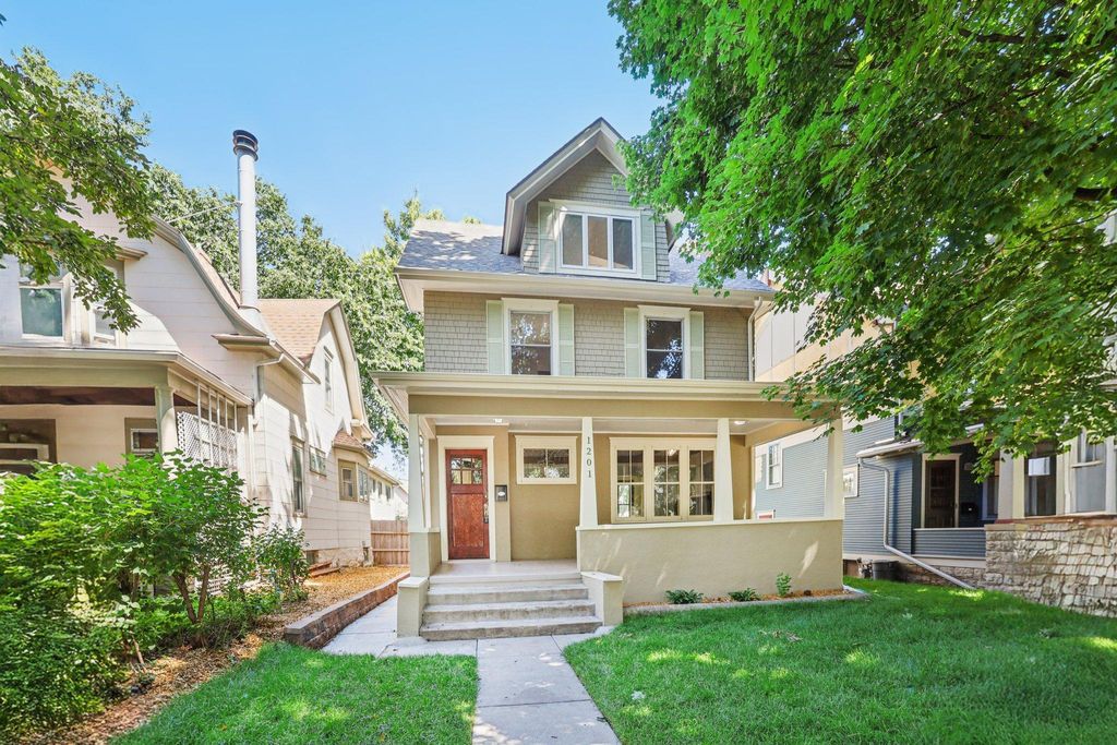 Photo of 1201 Hague Avenue, Saint Paul, MN 55104 (MLS # 6748981)