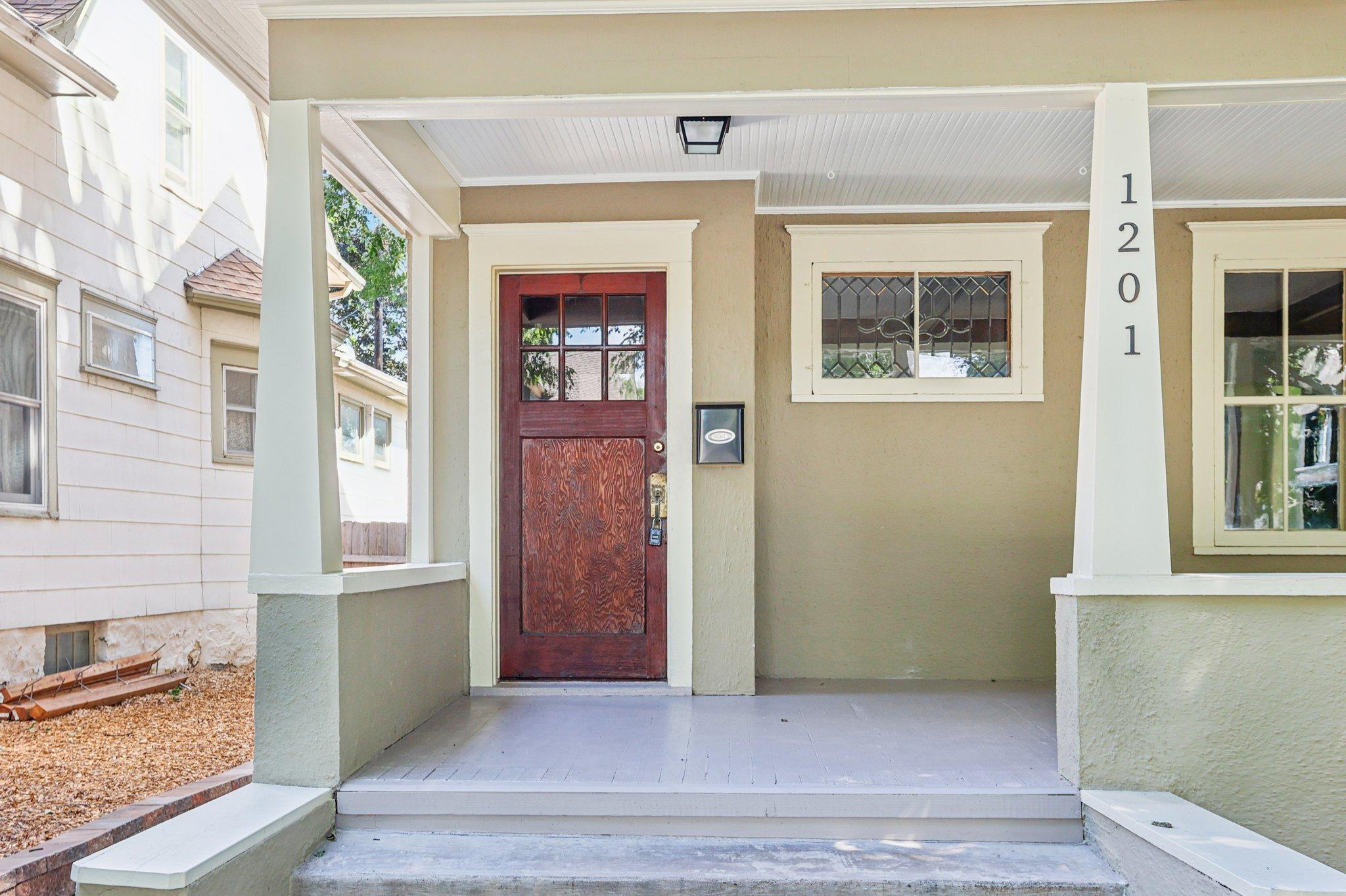 1201 Hague Avenue