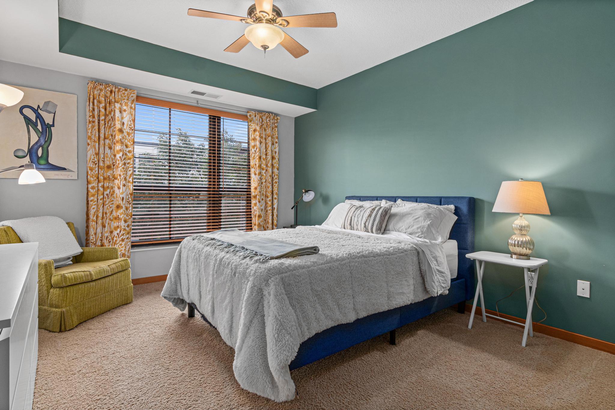 2565 Franklin Avenue 307