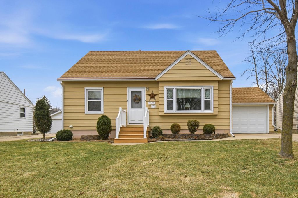 Photo of 803 18th Street SW, Austin, MN 55912 (MLS # 7042314)