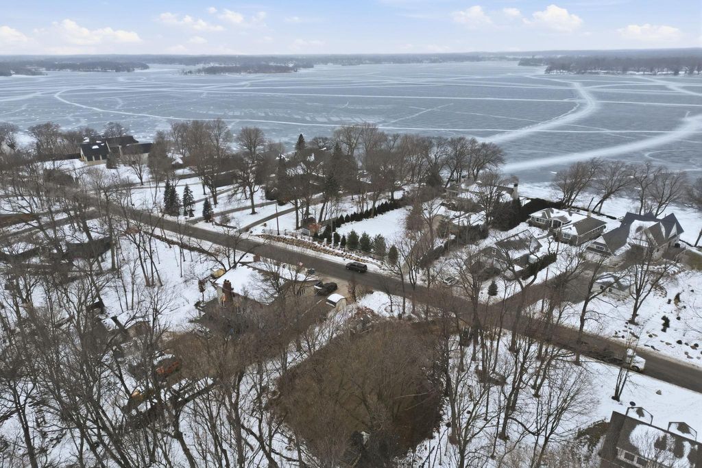 Photo of 25725 Birch Bluff Road, Excelsior, MN 55331 (MLS # 7003572)