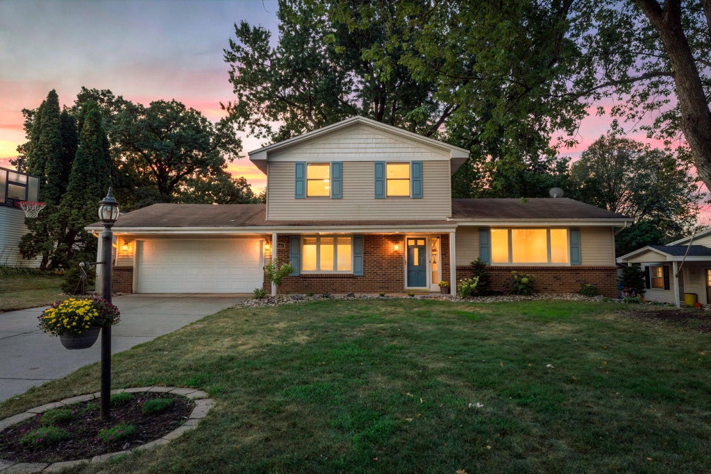 Photo of 7181 Steepleview Road, Woodbury, MN 55125 (MLS # 7131336)