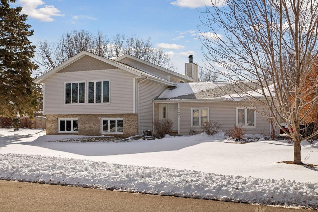 Photo of 2301 E 121st Street, Burnsville, MN 55337 (MLS # 7013591)
