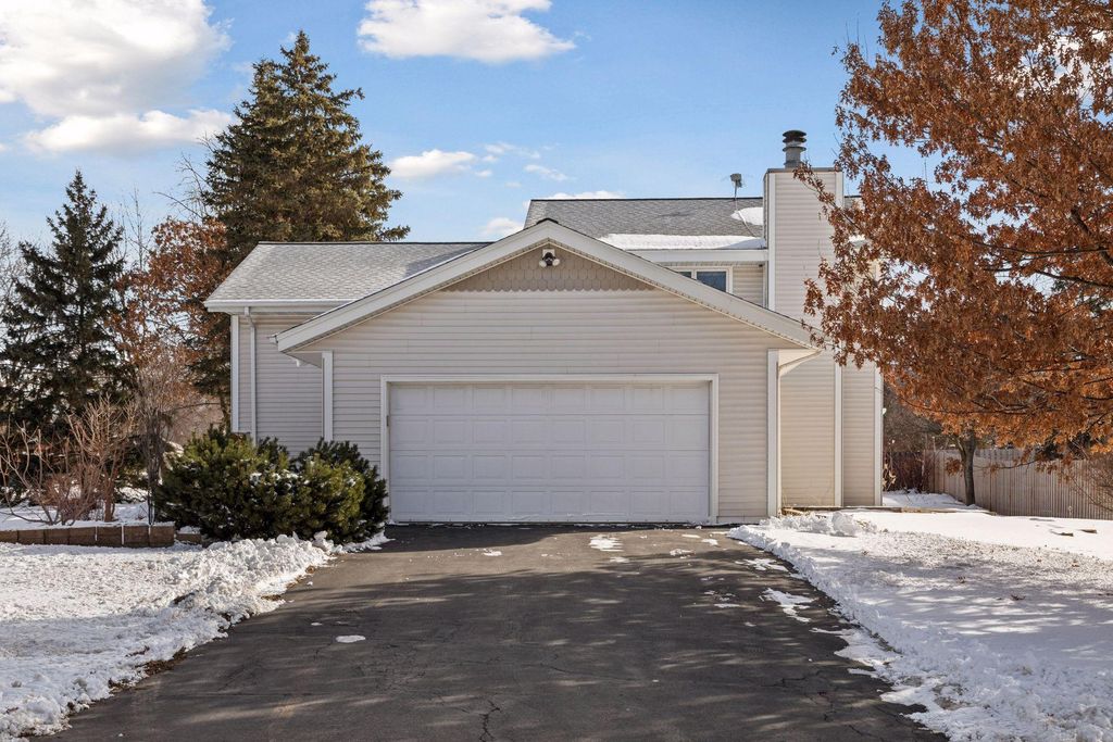 Photo of 2301 E 121st Street, Burnsville, MN 55337 (MLS # 7013591)