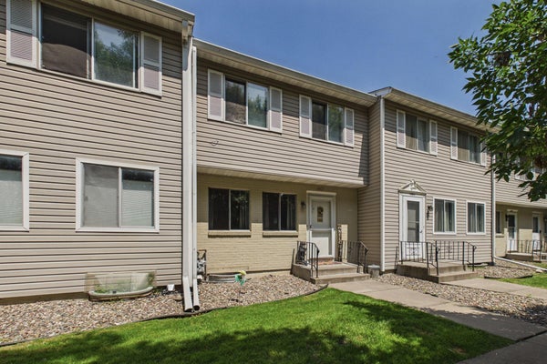 1467 GOODWIN AVE N, SAINT PAUL, MN 55128 - Image 42b9b153b87cbda7fcbc9917716df8bf/4028693776