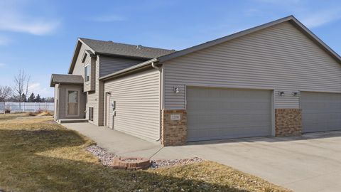3200 7th Avenue N Moorhead MN 56560