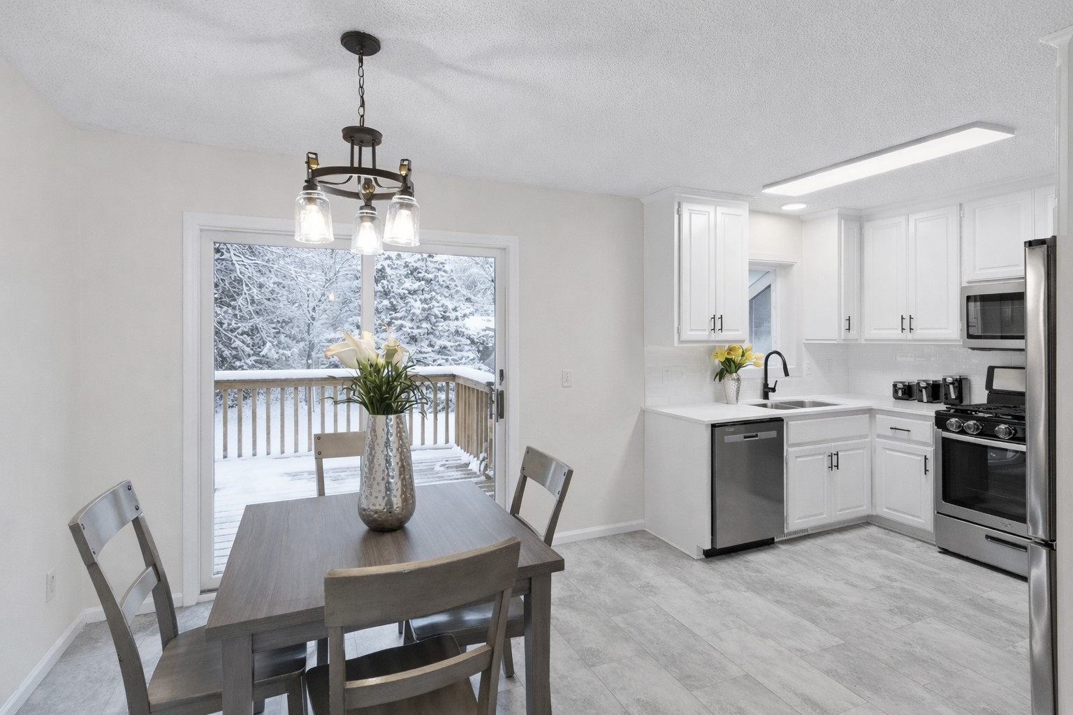 20420 Hughes Avenue W