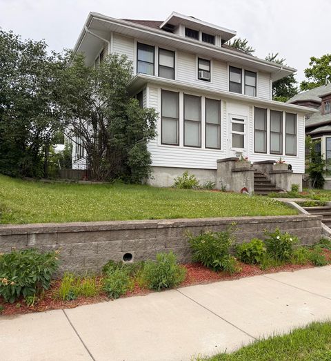 Photo of 422 S Broadway Street, New Ulm, MN 56073 (MLS # 7096594)